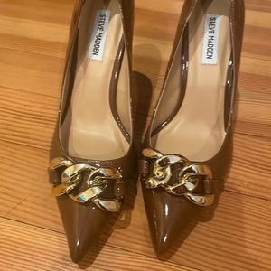 Steve Madden Brown Pumps with gold Emblem